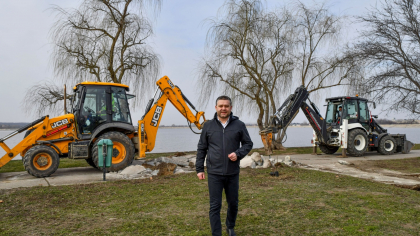 Insula Lacul Morii a intrat în reabilitare: Va avea plajă, insule plutitoare, pontoane pentru sporturi nautice și vegetație luxuriantă. Ciucu: „Este o zi oarecum istorică pentru Sectorul 6” (GALERIE FOTO)