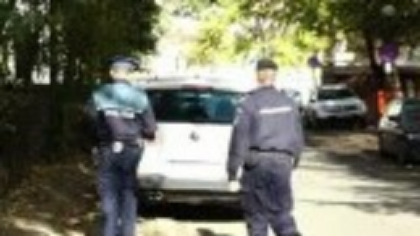Focuri de armă în Brașov. Un bărbat a fost împușcat mortal de un polițist, după ce a amenințat un jandarm cu toporul