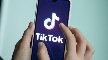 Schimbări pe TikTok. Limite pentru adolescenții sub 16 ani