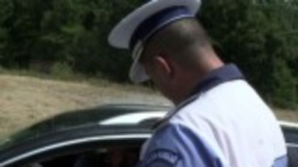 Un sucevean a reținut de poliție 24 de ore după ce a fost prins de două ori la volan fără permis. Apoi a condus și a 3-a oară