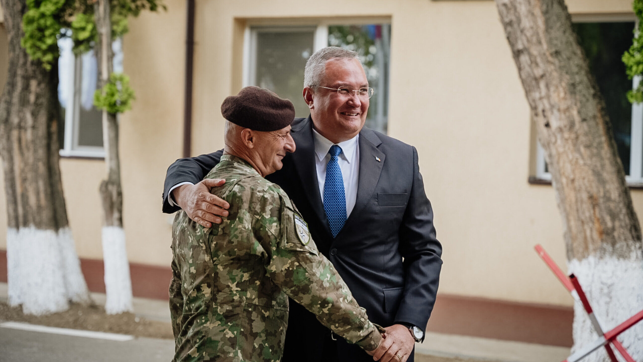 Nicolae Ciucă, întrebat despre propunerea candidatei USR: Bag de seamă că Elenei Lasconi îi e teamă. Se uită în continuare după sondaje / Nu cred că este vreunul dintre candidați care să vrea să se retragă (VIDEO)