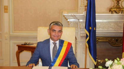 Vlad Oprea, primarul din Sinaia, este acuzat că și-ar fi cumpărat castel în Franța cu bani primiți din șpăgi