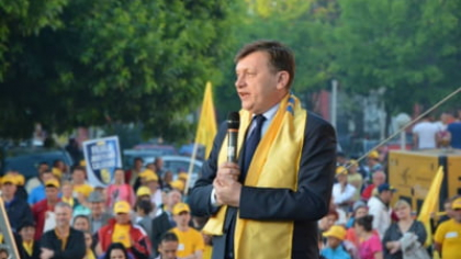 Un fost președinte PNL a desființat toată conducerea actuală. „Orice vot pentru Ciucă este pentru al treilea mandat al lui Iohannis”. Rareș Bogdan și Bode, „niște nevertebrate”