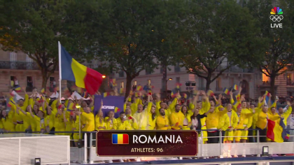 Momentul României la ceremonia de deschidere a Jocurilor Olimpice. Tricolorii au defilat pe Sena