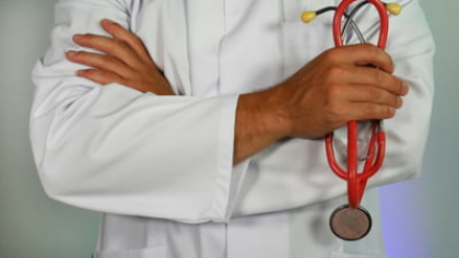 Au descoperit milioane de euro în apartamentul unui medic din Ucraina. Cum a reușit doctorul să devină milionar într-un timp record