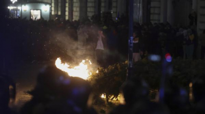 Piedone a început un control în Centrul Vechi și a fost întrerupt de protestul de la BEC. Comisarii ANPC s-au adăpostit în restaurante