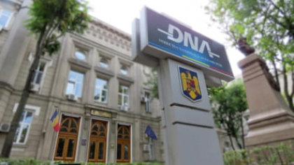 Jurnaliști filați de DNA. Surse dezvăluite în urma convorbirilor ascultate: ”Mă întreb dacă nu cumva am avut microfoane și-acasă”