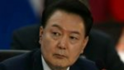 Yoon Suk Yeol, președintele suspendat al Coreei de Sud, refuză să se lase arestat de anchetatorii anticorupție