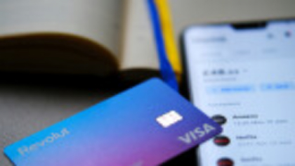 Revolut lansează noi funcţii de securitate pentru prevenirea fraudelor. Ce vor putea face clienții dacă li se fură telefonul