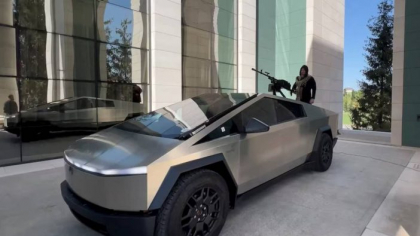 Un Cybertruck Tesla a luat foc în fața hotelului Trump International din Las Vegas