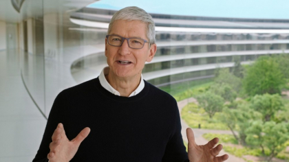 Apple se angajează să investească 500 de miliarde de dolari în SUA. „Cook este 10% politician și 90% CEO”