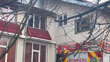 Panică într-un complex pentru copii cu dizabilități din Pitești. Peste o sută de persoane, din care 38 de copii, evacuate de urgență - VIDEO