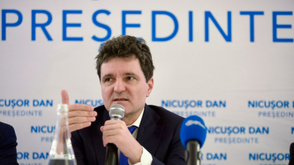 Nicuşor Dan crede că nu este „corect democratic” ca CCR să oprească din cursă un candidat