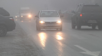 Cod galben de ceață, vineri dimineața, în trei județe