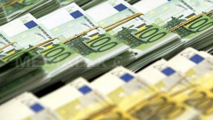 Rezervele valutare la BNR au scăzut în octombrie cu 2,93 mld. euro, la 62,8 mld. euro, după plata unor rate şi dobânzi de aproape 1,8 mld. euro