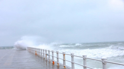 Toate porturile de la Marea Neagră, închise din cauza vântului puternic