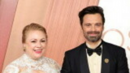 Sebastian Stan a defilat cu mama sa pe covorul roșu de la Premiile Oscar. Românul nu a câștigat trofeul. FOTO