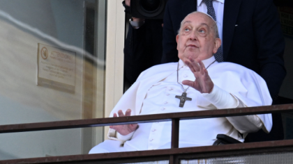 Medicii Papei Francisc mărturisesc că s-au gândit să-l lase să moară în timpul crizei medicale