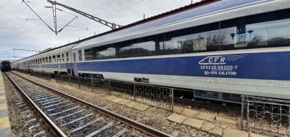 Circulația a zece trenuri de pe ruta București – Constanța, oprită din cauza unui incendiu. Care sunt garniturile afectate