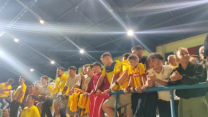 Sute de suporteri i-au așteptat pe jucătorii echipei naționale, la revenirea în țară  Video