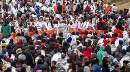 Migranții din Mexic se grăbesc să ajungă în SUA înainte de învestirea lui Donald Trump: 1.500 de oameni au plecat în caravană