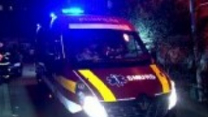 Explozie într-un bloc din Iași. 30 de locatari au fost evacuați, trei persoane au ajuns la spital cu arsuri