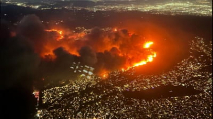 Care sunt vedetele ale căror case au fost distruse de incendiile din Los Angeles. Focul a cuprins și dealul Hollywood VIDEO