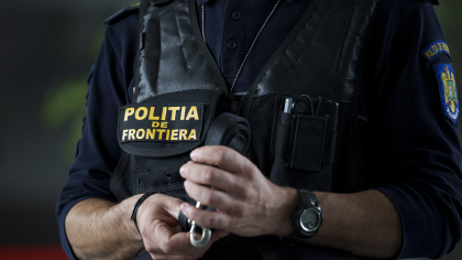 Poliţia de Frontieră: 12 persoane reţinute în dosarul documentelor neconforme emise pentru cetăţeni moldoveni, ucraineni şi ruşi