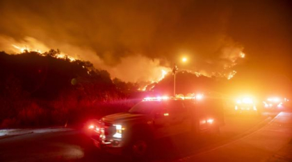 Consulatul României la Los Angeles a fost evacuat de autoritățile SUA, în timp ce incendiile continuă să devasteze regiunea