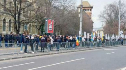 Doi bărbați, reținuți în urma protestului de luni din Piața Victoriei