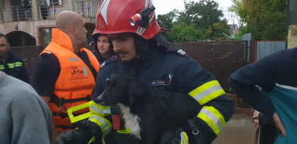 Pompieri din întreaga țară trimiși în ajutorul sinistraților