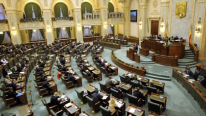 Ordonanţa de urgență care stabilește calendarul alegerilor prezidențiale din această primăvară a trecut tacit prin Senat