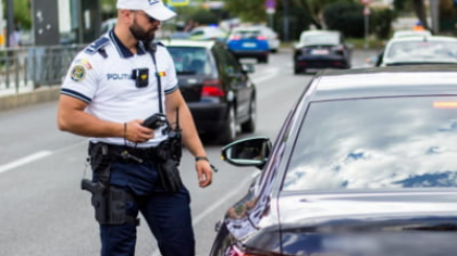 Un polițist de la IPJ Cluj a fost prins băut la volan, după ce a produs un accident. El a refuzat să fie testat de droguri