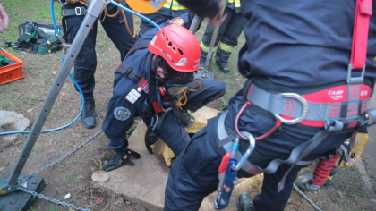 Intervenție de urgență pentru scoaterea unui bărbat căzut într-un canal din Orășelul Copiilor. Victima a fost transportată la spital