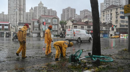 Shanghai a fost lovit de cel mai puternic taifun din ultimii 75 de ani. A fost emisă alertă roșie, mii de oameni au fost evacuați