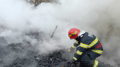 Tragedie în Suceava. Doi copii au murit într-o casă mistuită de flăcări la Voitinel