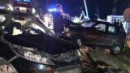 Accident grav în Cluj. Cinci tineri, răniţi după ce două maşini s-au ciocnit. Între victime, o fată de 15 ani