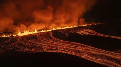 Un vulcan din Islanda a erupt pentru a şaptea oară într-un an. Avertismentul oamenilor de ştiinţă